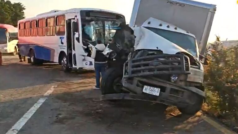 Accidente en la Carretera Guadalajara-Colima: 18 Lesionados, Incluyendo una Mujer Embarazada