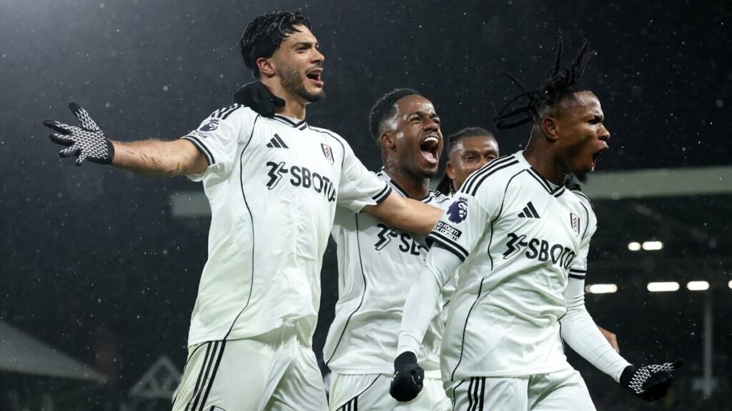 Fulham Busca Competencia para Raúl Jiménez con Nuevo Fichaje Mexicano