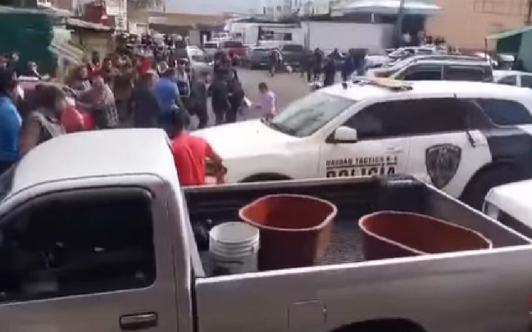 Operativo Antipirotecnia en Querétaro: Comerciantes Agreden a Policías y Inspectores