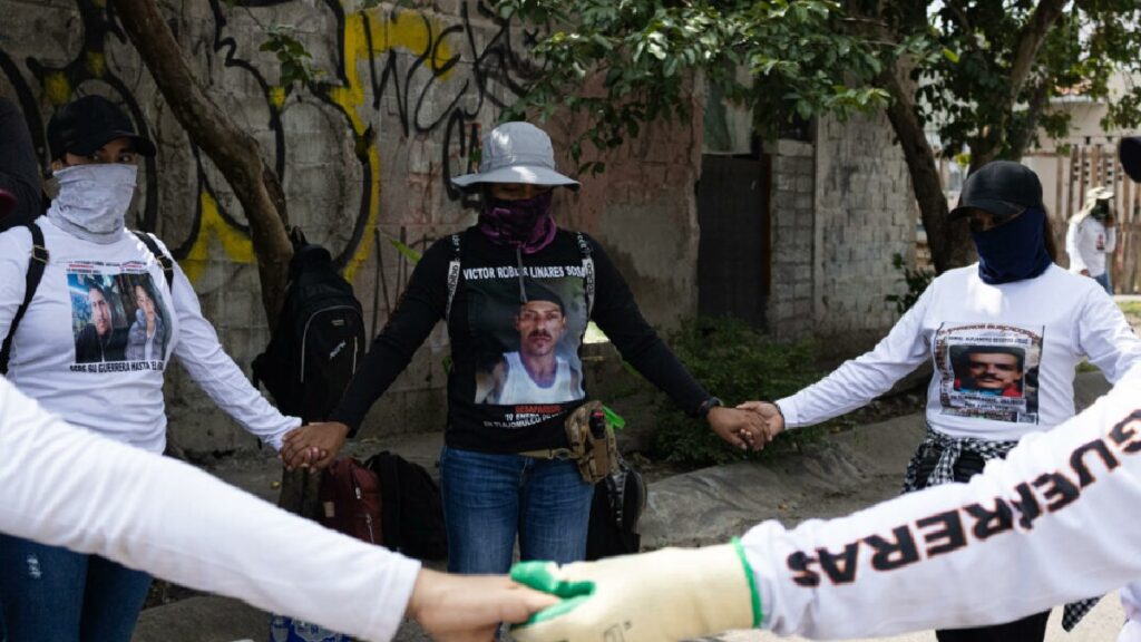 Guerreros Buscadores de Jalisco Descubren Restos Humanos en Tlajomulco