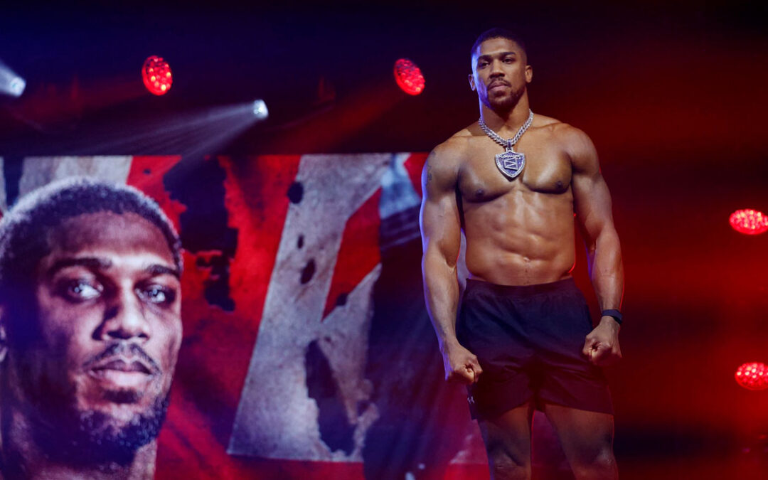 Anthony Joshua se recupera y sale del hospital tras grave accidente de tráfico en Nigeria