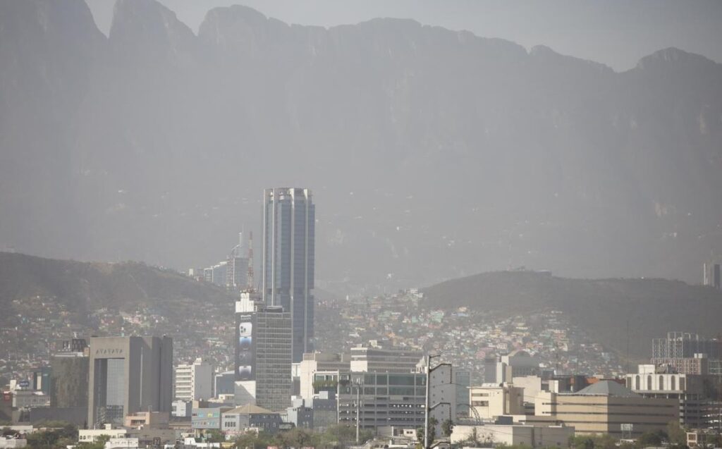 Calidad del Aire en Monterrey Afectada por Festejos de Año Nuevo con Pirotecnia