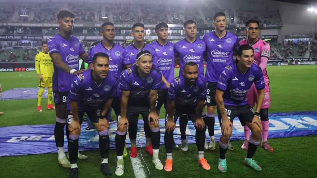Mazatlán: Mensaje de Año Nuevo que Divierte a los Aficionados del Fútbol