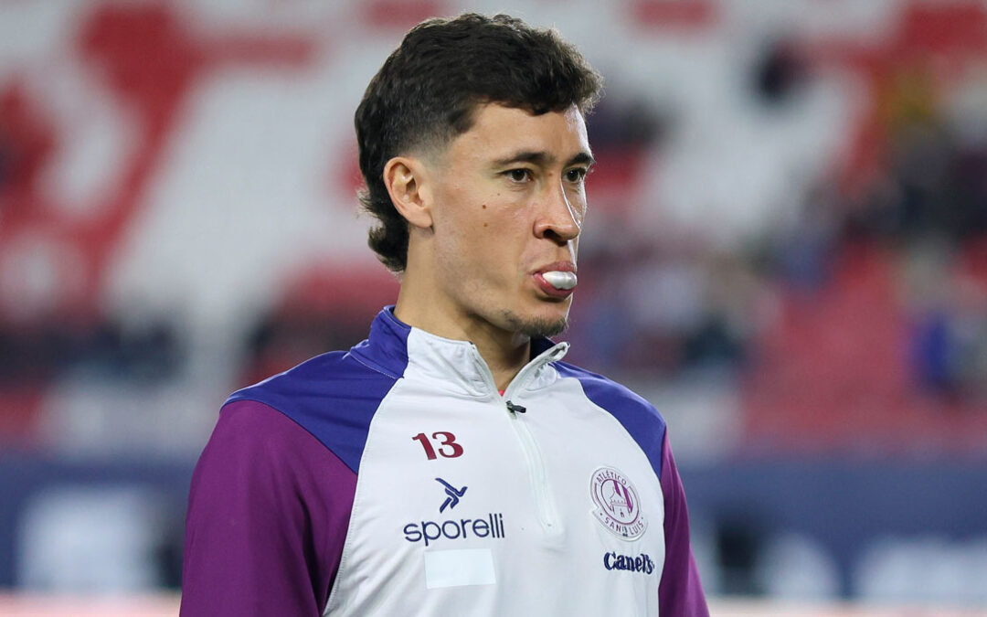 Dourado América: Aficionados Celebran con Memes la Posible Llegada del Futbolista