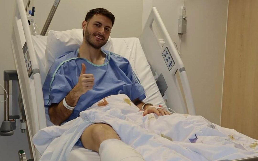 Santiago Giménez: El Entrenador del Milan Confirma su Baja para Toda la Temporada