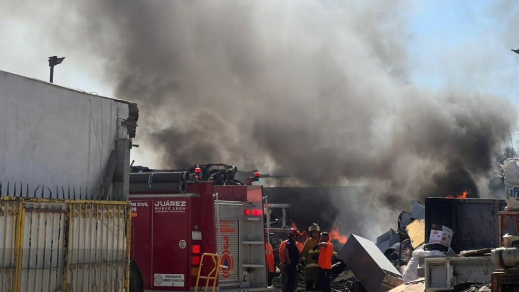 Incendio en Juárez: Cuerpos de Rescate Actúan Rápidamente en Empresa Recicladora