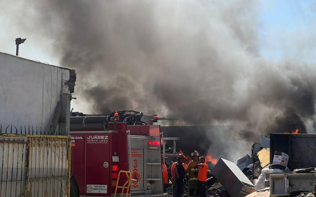 Incendio en Juárez: Cuerpos de Rescate Actúan Rápidamente en Empresa Recicladora