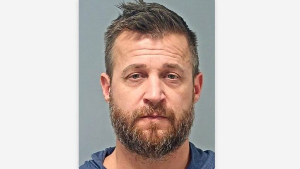 Detención de Exestrella de Reality Show por Abuso de Menores en Santa Barbara