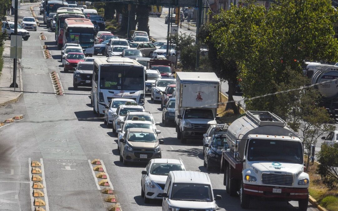 Hoy No Circula: ¿Qué Autos Descansan en CdMx y Edomex Hoy, 3 de Enero de 2026?