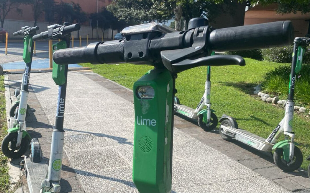 Los Scooters Eléctricos se Expandirán en la Zona Tec de Monterrey a Pesar de la Falta de Regulación