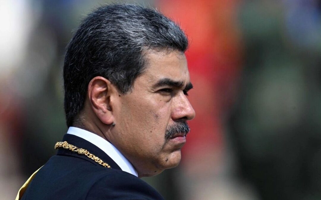 Donald Trump Muestra Imagen Exclusiva de Nicolás Maduro Tras la Detención en Venezuela