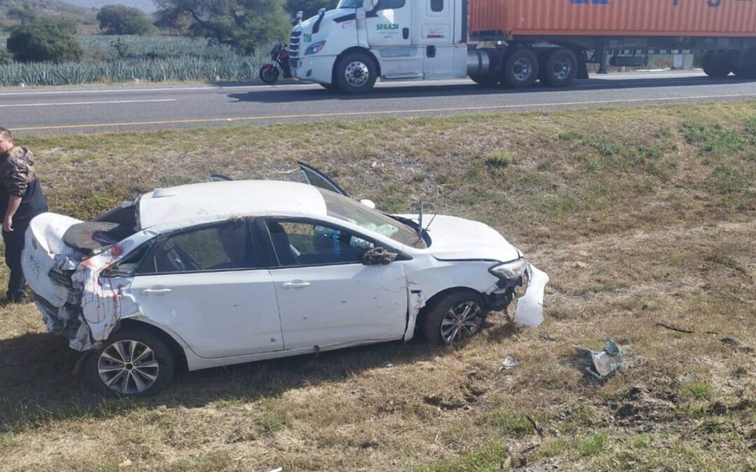 Volcadura en Michoacán: Accidente en la Autopista Deja Varios Heridos de Gravedad