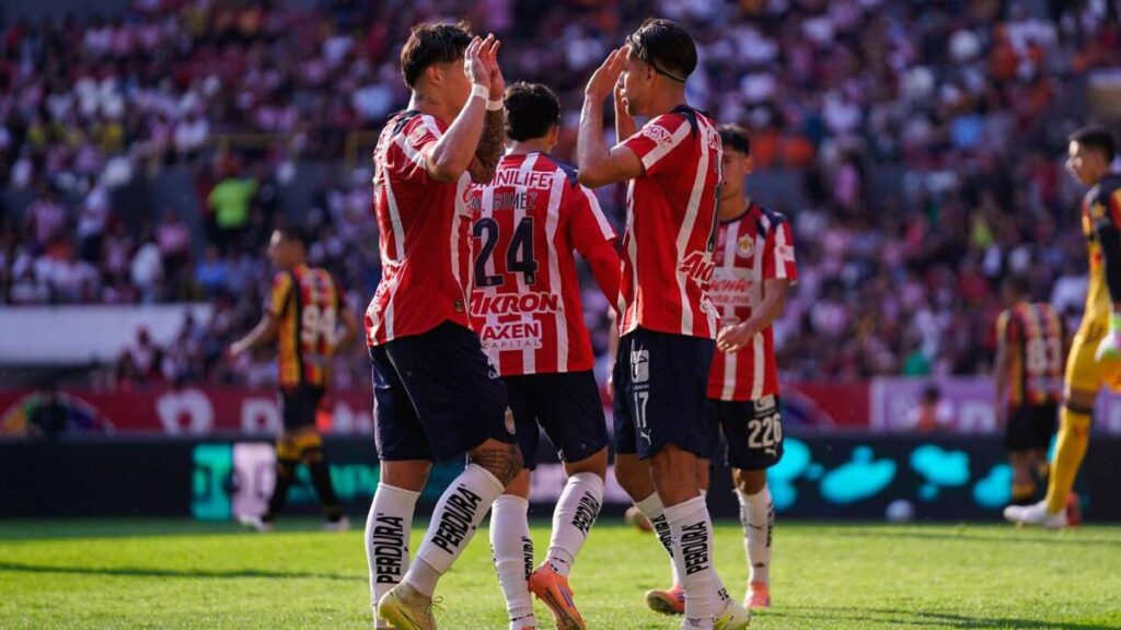 Chivas Culmina la Pretemporada con Gran Victoria en la Copa Pacífica frente a Leones Negros