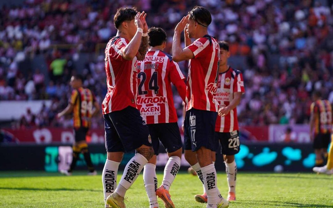 Chivas Culmina la Pretemporada con Gran Victoria en la Copa Pacífica frente a Leones Negros