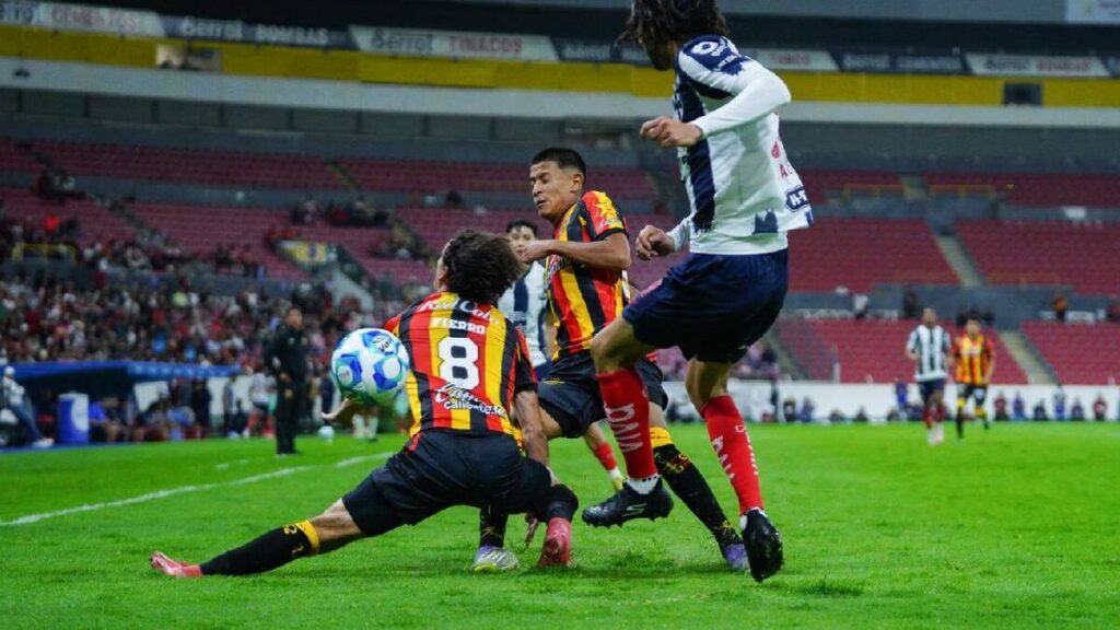 Carlos Fierro: Fuera del Clausura 2026 por Ruptura de Ligamentos