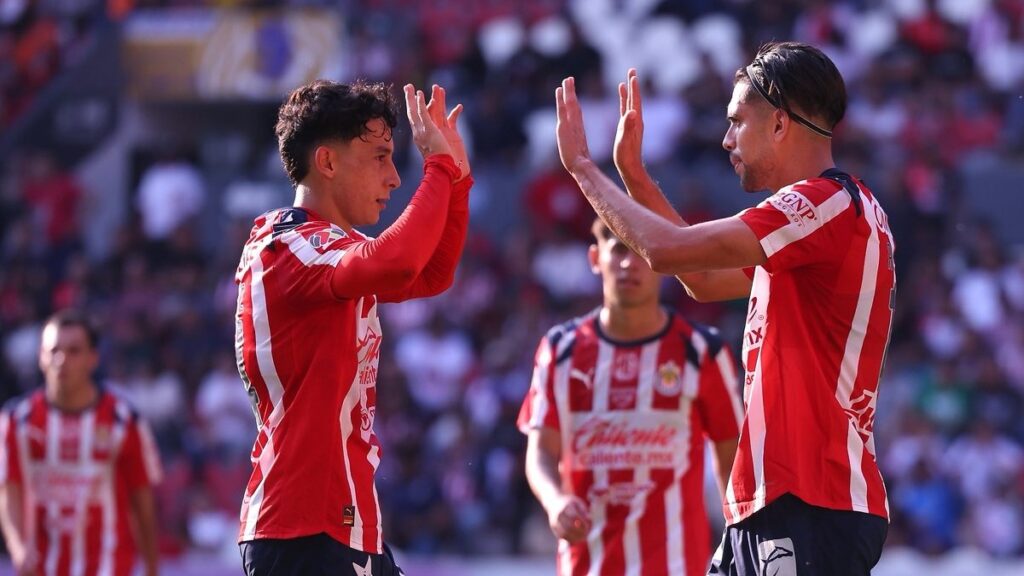 Chivas se Lleva la Medalla de Bronce en la Copa Pacífica: Un Final de Pretemporada Motivador