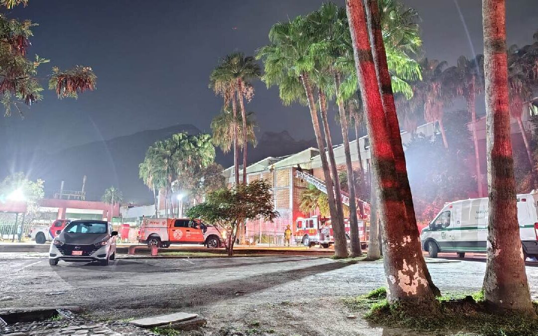 Joven causa movilización en Monterrey tras subir a la clínica 26 del IMSS