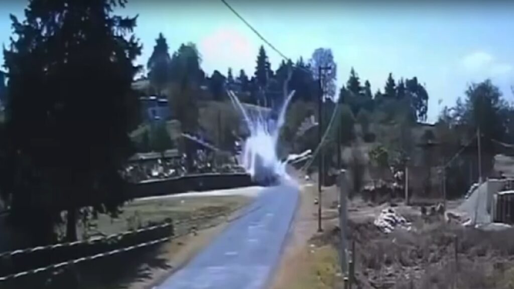 Joven en Jilotepec sufre quemaduras graves tras explosión de pirotecnia en moto