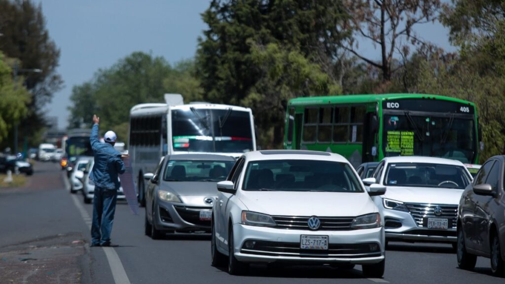 Hoy No Circula en CdMx y Edomex: Descubre qué autos descansan este martes 6 de enero 2025