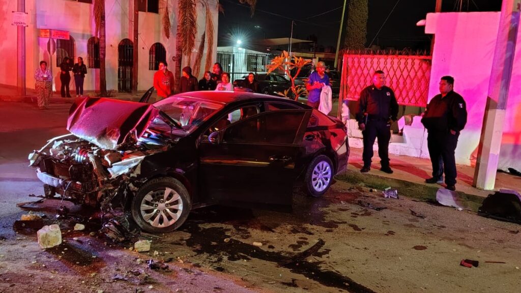 Accidente Vehicular en Torreón: Joven Causa Derribo de Barda