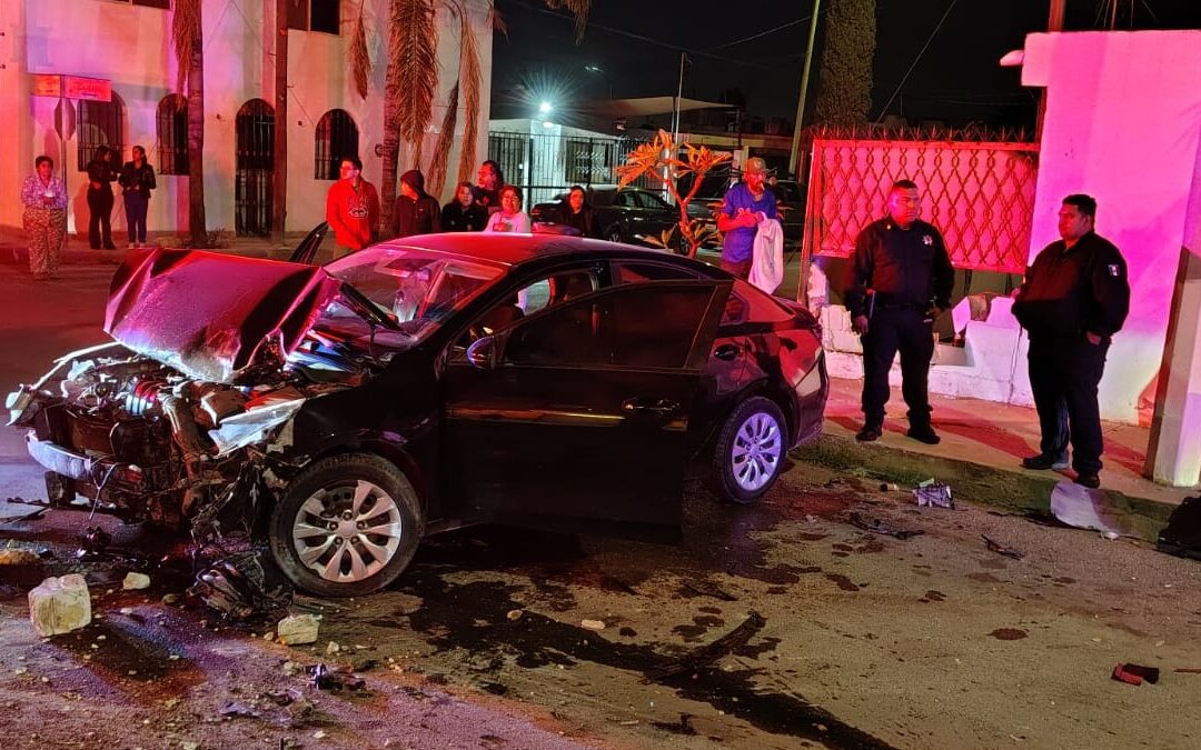 Accidente Vehicular en Torreón: Joven Causa Derribo de Barda