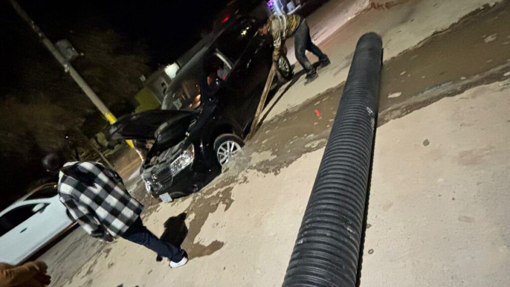 Accidente de Camioneta en Torreón: Zanja de SIMAS Causa de la Emergencia