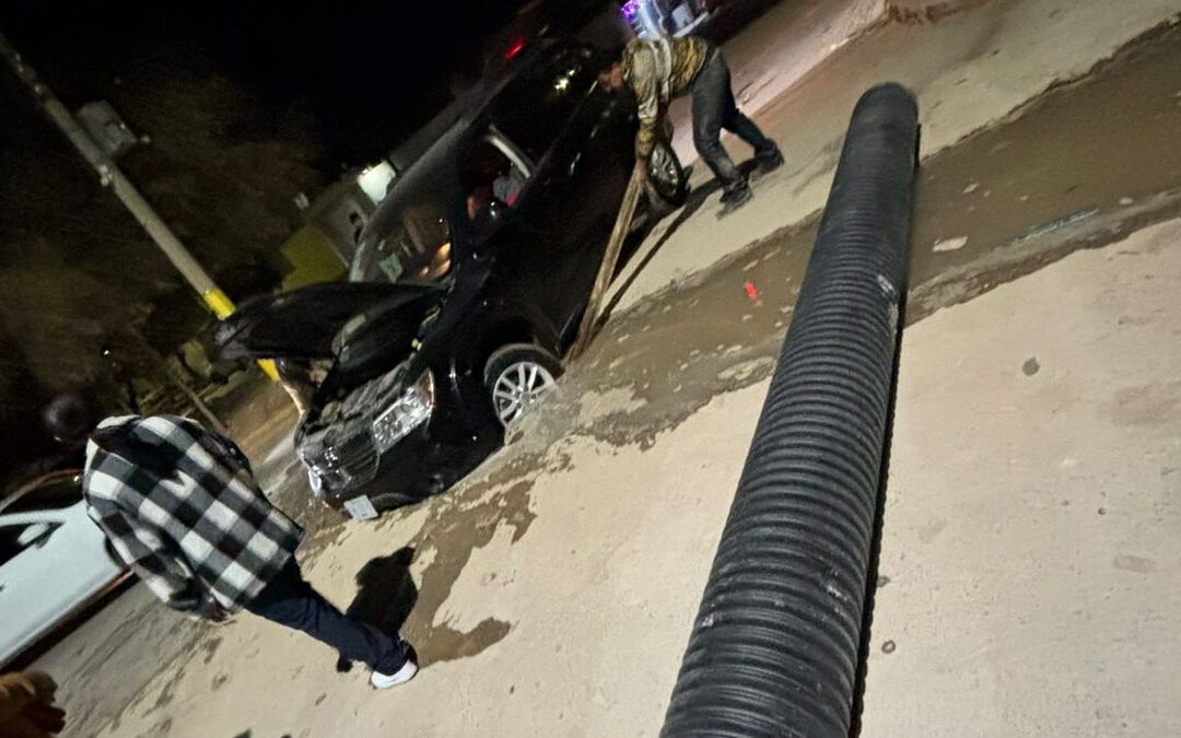Accidente de Camioneta en Torreón: Zanja de SIMAS Causa de la Emergencia