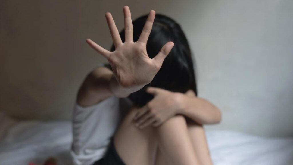 Arresto de 3 hombres por abuso infantil y violación en la región AMG