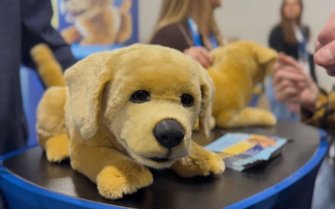 Descubre Tombot Jennie: El Revolucionario Perrito Robótico que Responde al Tacto Humano