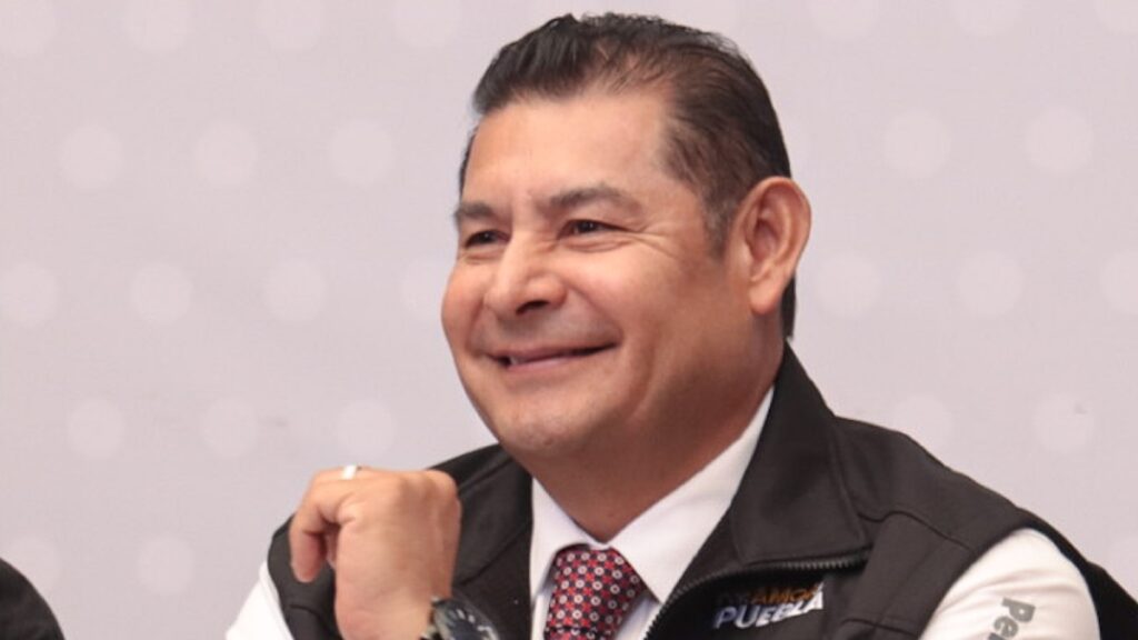 Armenta Critica a Alcaldes del Triángulo Rojo por su Inacción contra los Deshuesaderos de Vehículos