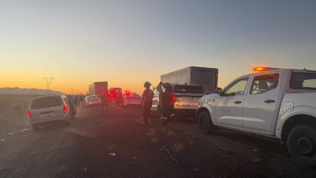 Mujer Muere en Accidente de Volcadura en la Carretera Torreón-Saltillo, Su Hija Acompañante