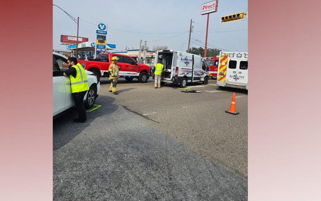 Accidente en Alamo Road: Ambulancia de Lone Star EMS Involucrada