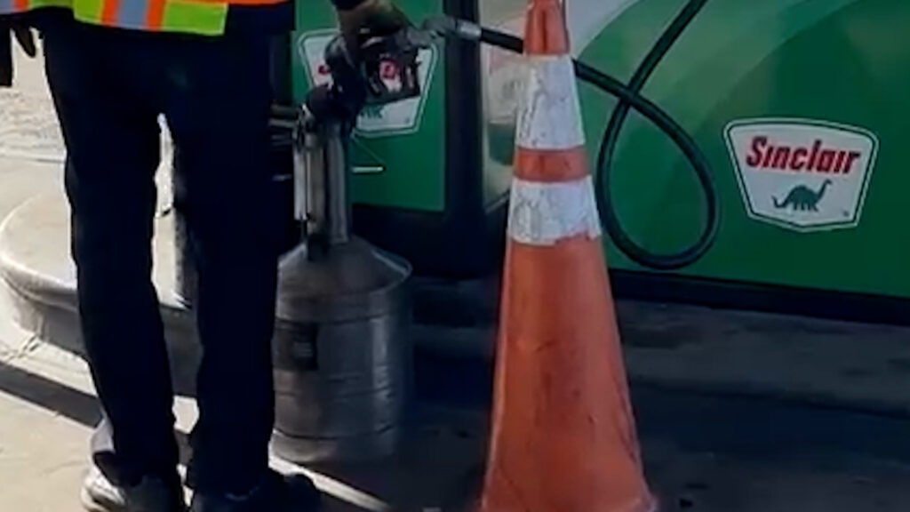 Error de combustible impacta a gasolineras y provoca daños en vehículos