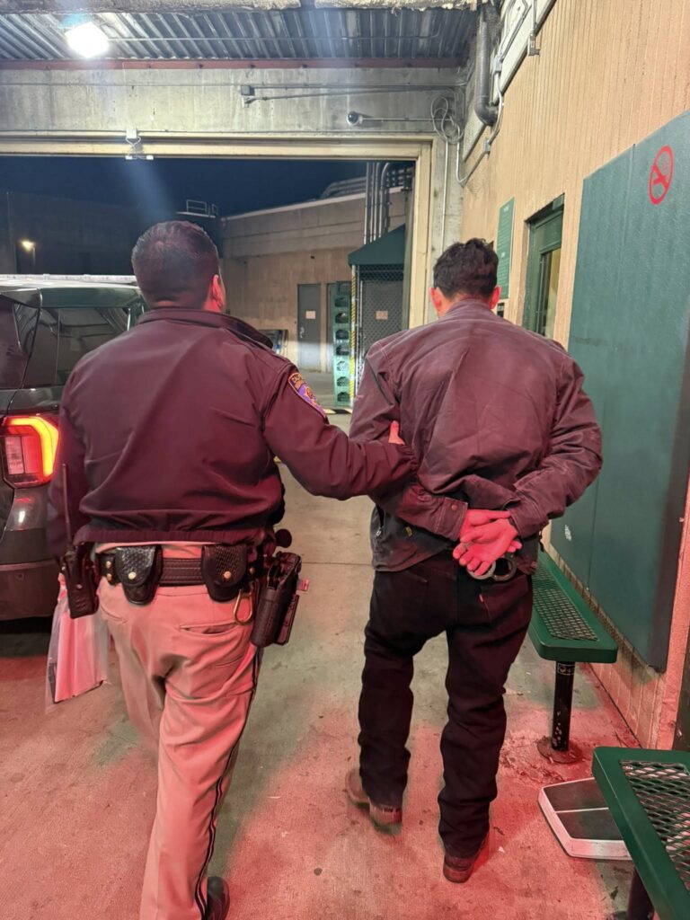 Operativo vial en Santa Cruz deja un arresto por DUI y arma de fuego