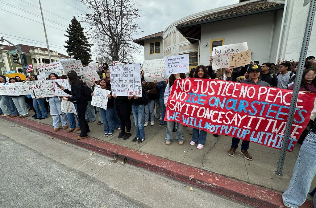 Protestas estudiantiles se suman a movilización nacional contra Trump en la Costa Central