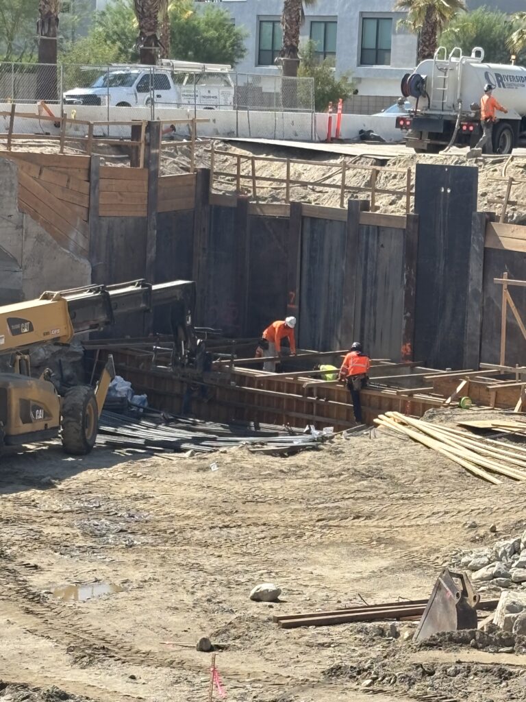 Palm Springs Levanta Cierres Nocturnos en South Palm Canyon Drive por Fin