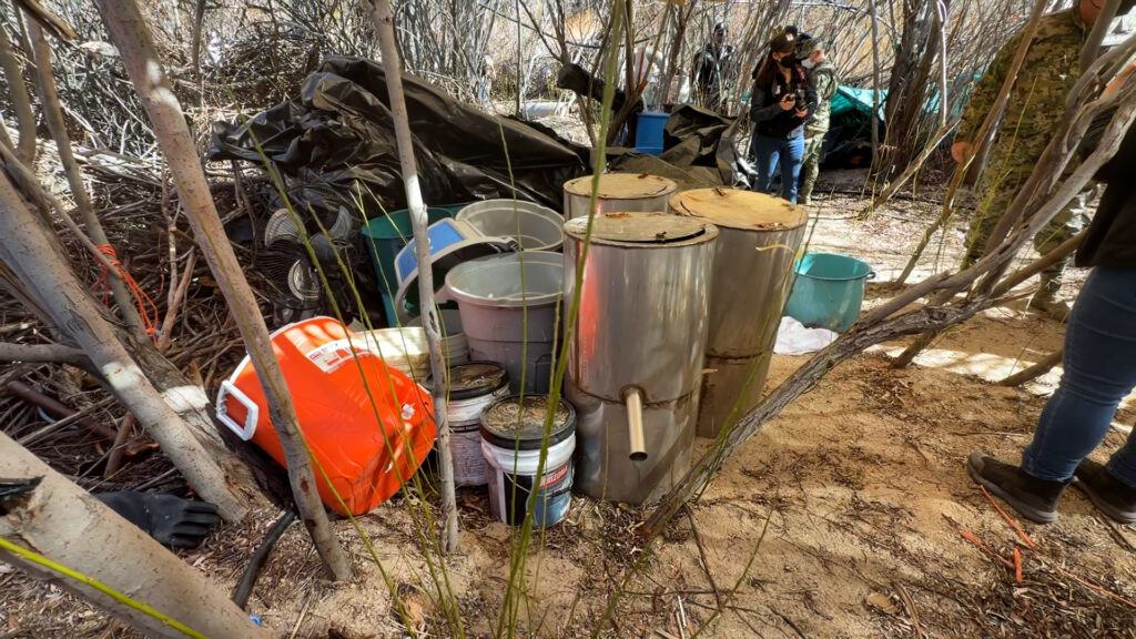 Desmantelamiento de un laboratorio de metanfetamina en la Sierra de San Pedro Mártir