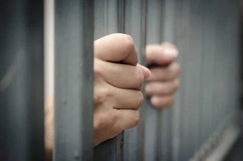Hombre arrestado en Sparks por violencia doméstica contra persona mayor