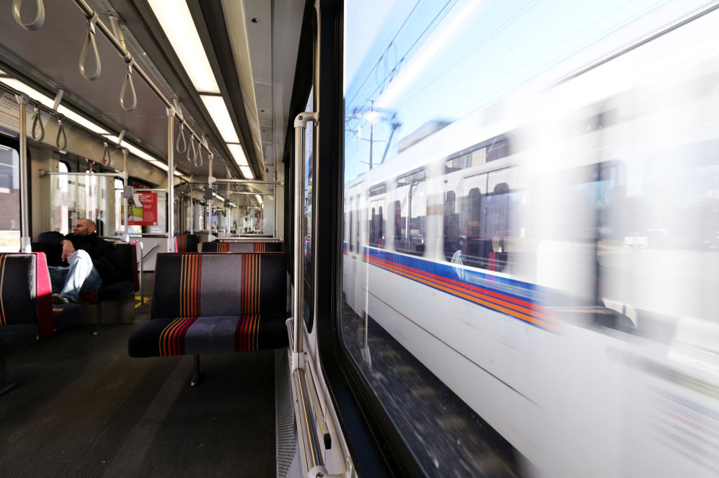 La Crisis del Sistema de Transporte en Denver: Caída de Usuarios en RTD Persiste a Pesar de Iniciativas