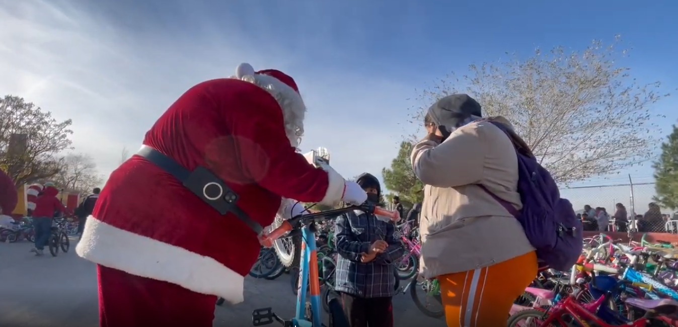 Santa Bombero: Una Tradición Navideña que Regala Sonrisas a Miles de Niños en Ciudad Juárez