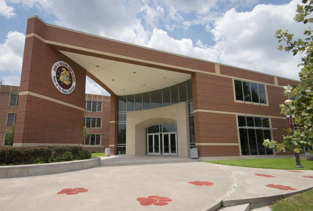 Mayor Presencia Policial en Heights High School Tras Amenaza Escrita