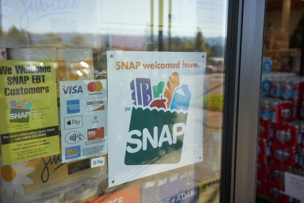 Fraude SNAP en Boston: Fiscales Federales Anuncian Cargos por Tráfico de Beneficios de $7 Millones