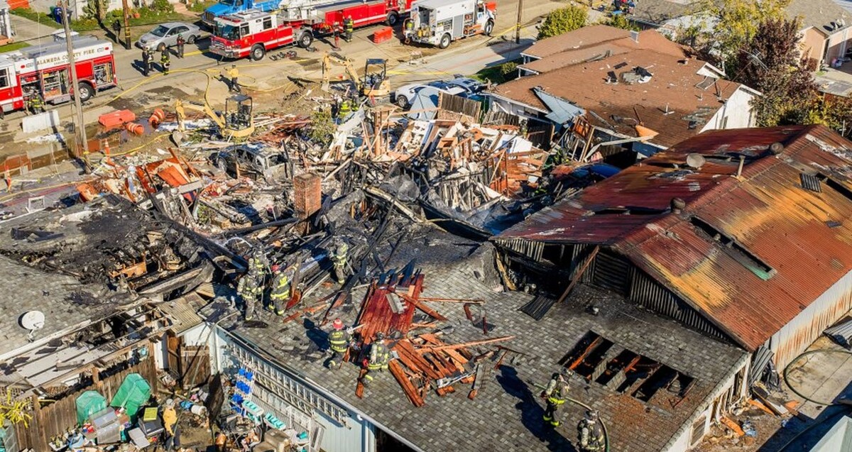 Explosión en Santa Barbara: VIDEO Captura el Impactante Momento de una Casa que Estalla por Fuga de Gas