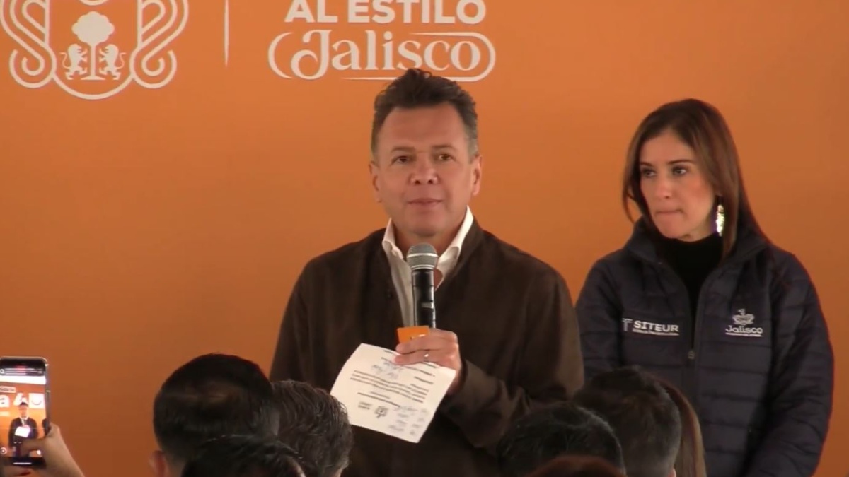 Pablo Lemus alaba a Enrique Alfaro por la creación de la Línea 4 del Tren Ligero