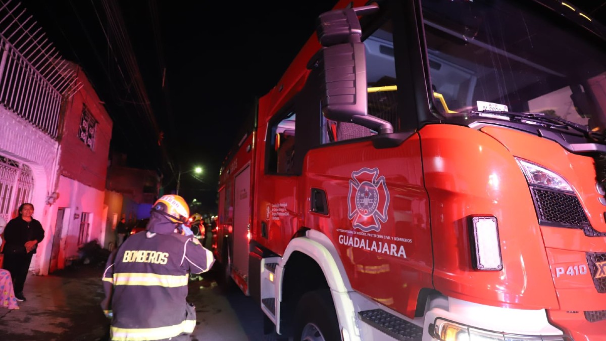 Incendio en Domicilio de Guadalajara: Adultos Mayores con Quemaduras Graves y Vecinos Intoxicados