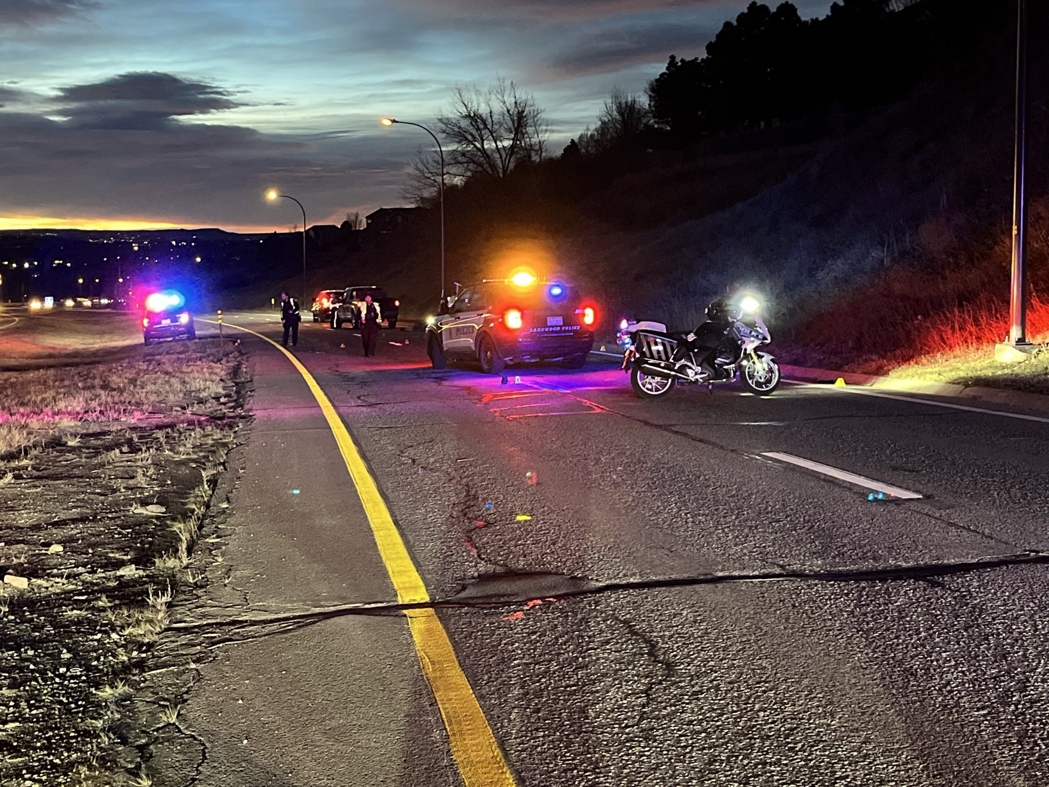 Accidente Fatal en Lakewood: Cierre Vial Prolongado y Consecuencias para la Seguridad Peatonal