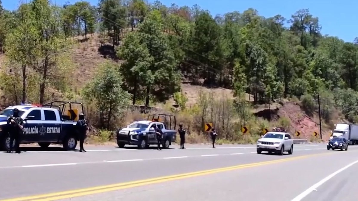 Siete Cuerpos Abandonados en la Carretera Durango-Mazatlán: Autoridades Refuerzan Vigilancia