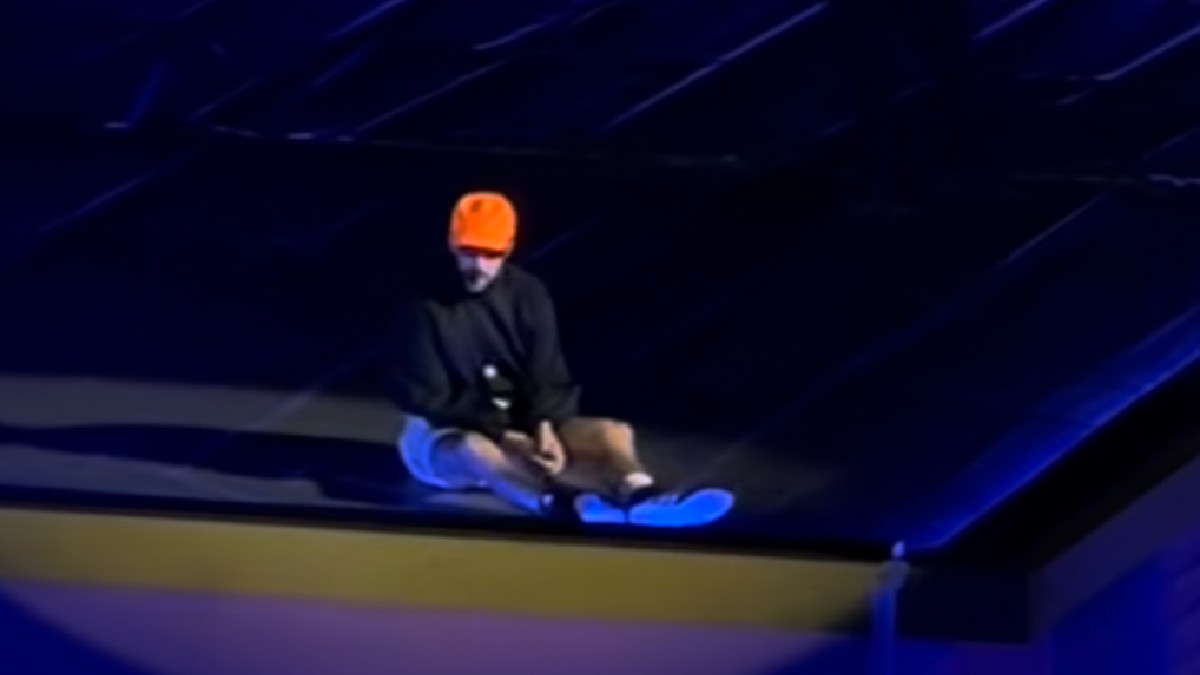 La caída de Bad Bunny en su emocionante concierto en CDMX