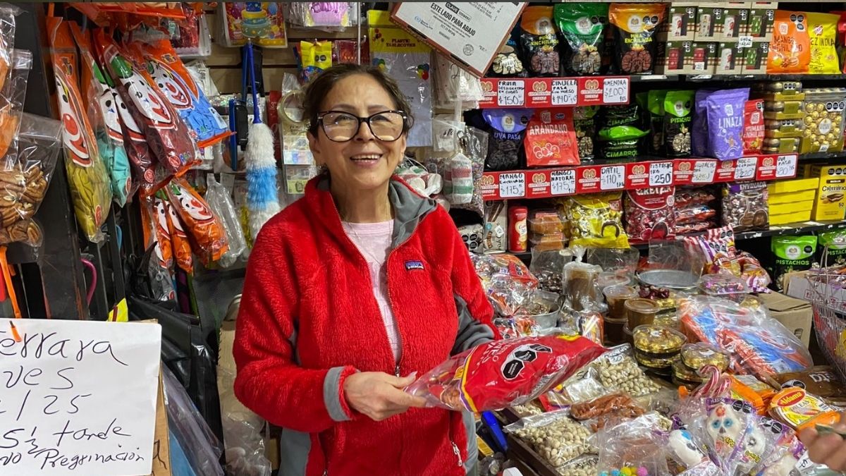 Venta de Dulces en el Mercado Alianza: Comerciantes de Santa Barbara Esperan un Repunte