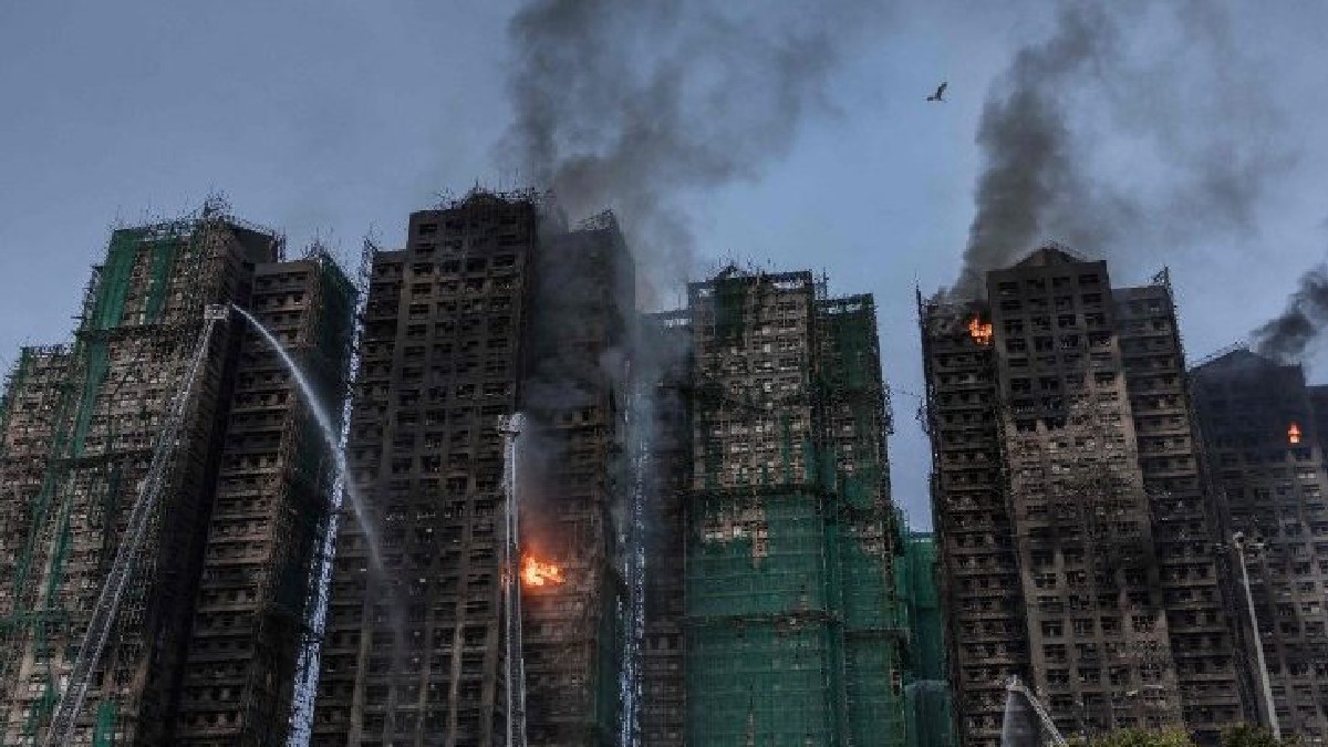 Incendio en Hong Kong: 160 víctimas fatales y 6 desaparecidos